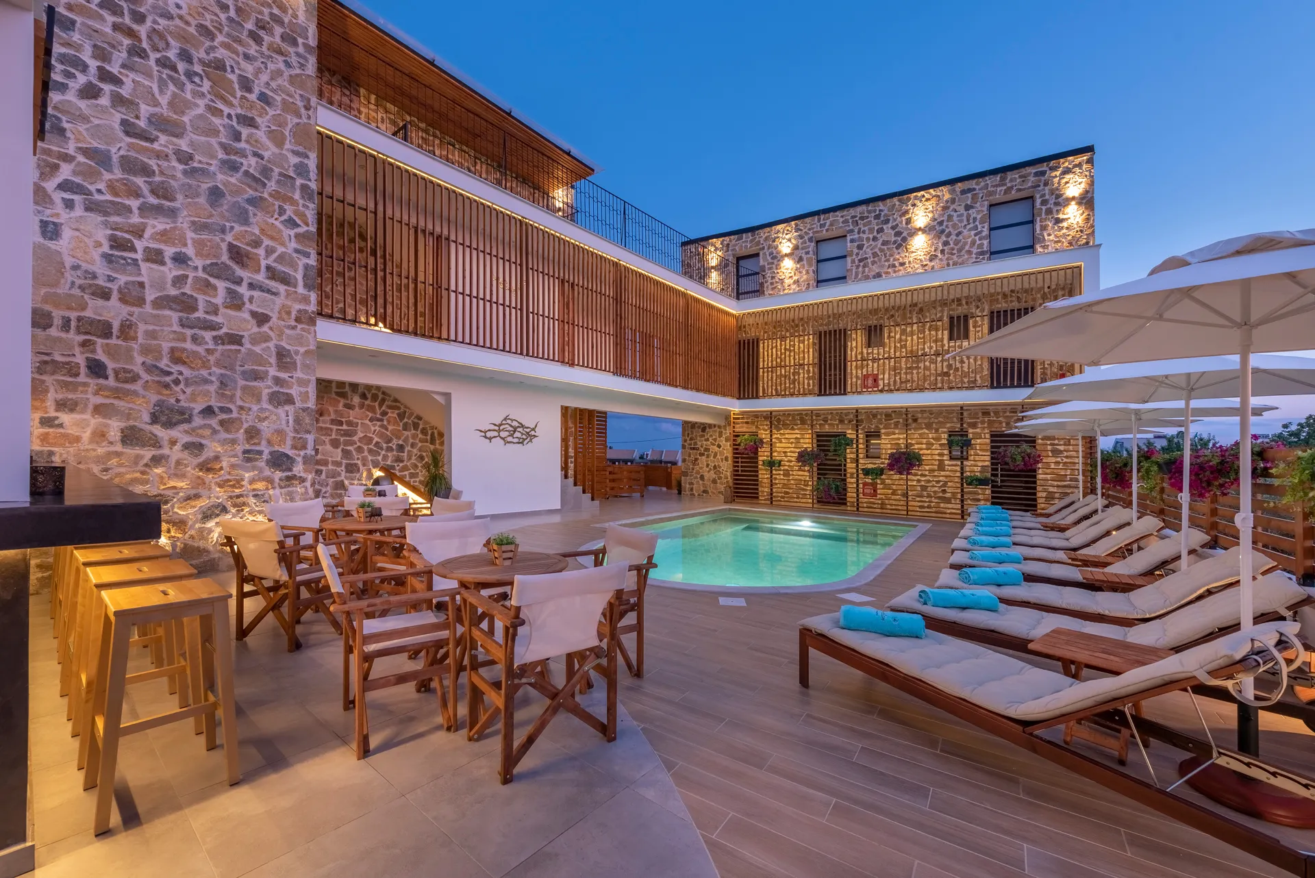 Tiara Holidays - Dandelion Premium Suites - bazen